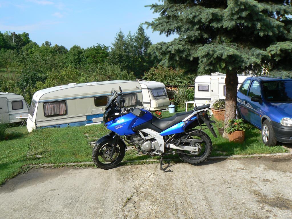 Auto-Chatka Sandomierz Exterior photo
