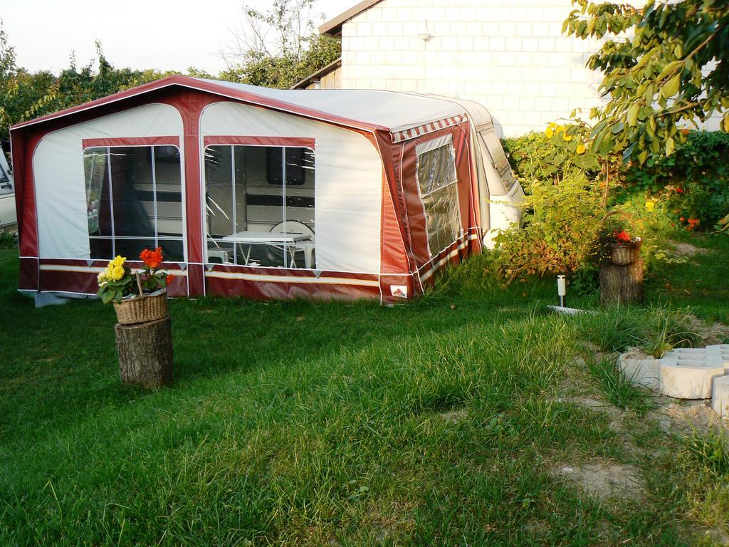 Auto-Chatka Sandomierz Exterior photo
